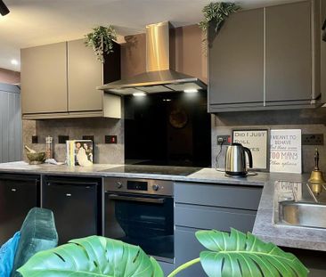 Studio to rent - Photo 3