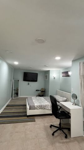 For Lease - 168 Sail Crescent, Vaughan, Ontario - Photo 2