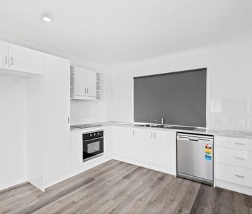 Stylish 2-Bedroom Granny Flat with Separate Entry - Photo 4