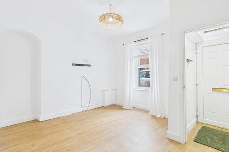 4 bedroom terraced house to rent - Photo 2