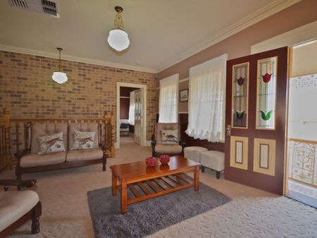 FULLY FURNISHED - CONTACT AGENT FOR AVAILABILITY - Photo 2