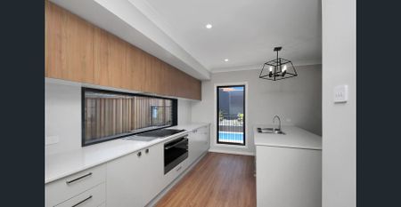 Luxurious Home,Perfect Location! - Photo 2