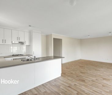 Quiet & Convenient Location Living! - Photo 4