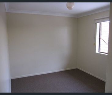 Spacious 2-Bedroom Unit in Quiet Complex – Just 7km from CBD - Photo 1