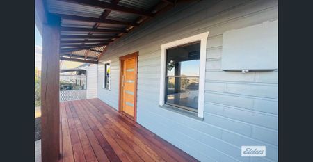 Newly Renovated 4 Bedroom Home - Photo 3