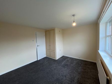 2 bedroom semi-detached house to rent - Photo 3