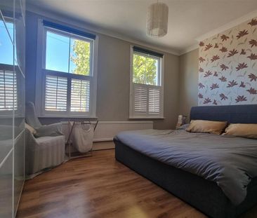 3 bedroom end of terrace house to rent - Photo 1