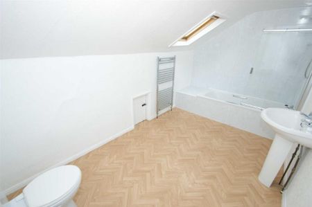 3 bedroom terraced house to rent - Photo 5