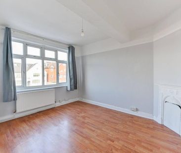 3 bedroom flat to rent - Photo 1