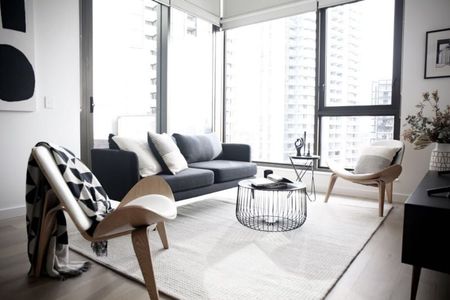 FURNISHED STUNNING TOP FLOOR 2 BEDROOMS APARTMENT IN DARLING SQUARE - Photo 3