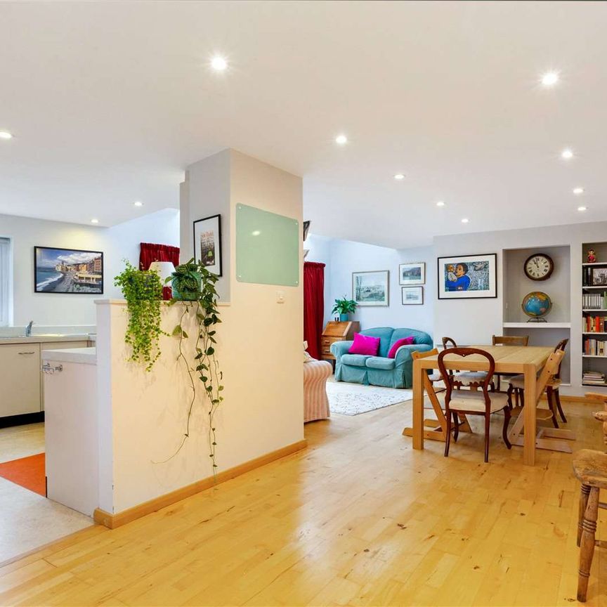 Four bedroom property in a rural setting with large garden and countryside views - Photo 1