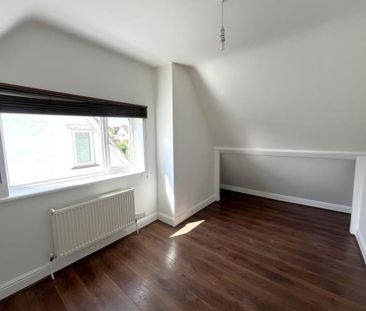 Bryanstone Avenue, Guildford - 3 bedrooms Property for lettings - S... - Photo 2