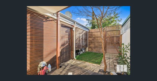 MODERN PERTH CHARMER - Photo 1