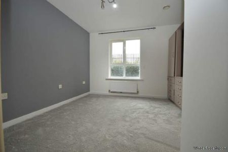 2 bedroom property to rent in Addlestone - Photo 4