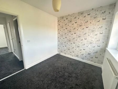 Harton Close, Redcar, North Yorkshire, TS10 5NH - Photo 4