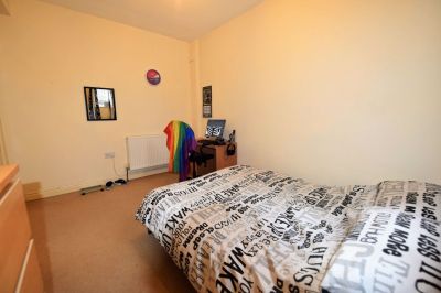 2 bedroom Flat in 14 Raglan Road, Leeds - Photo 4