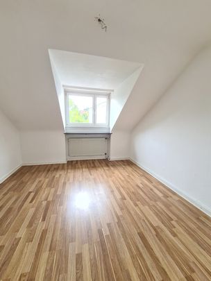 Dachgeschosswohnung am Weinberg - Photo 1