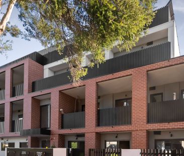 Contemporary Luxury Living in the Heart of Clayton - Photo 6