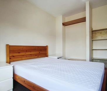 5 bedroom semi-detached house to rent - Photo 2