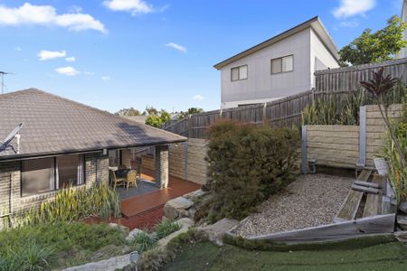 For Lease: Premium Family Home With its Own Mini-Golf Course in Prime Holmview Location! - Photo 5