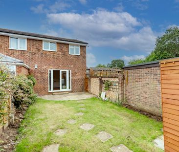 3 bedroom semi-detached house to rent - Photo 2