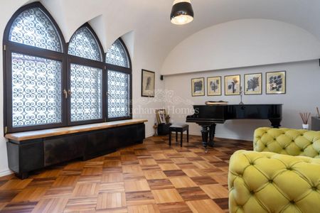 Impressive Mediterranean Mansion With Garden Ideal for Diplomats, Downtown - Photo 4