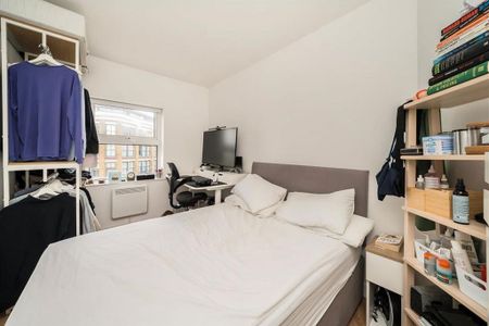 3 bedroom flat to rent - Photo 4