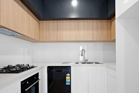 Modern Townhouse Living in Prime Location - Photo 4