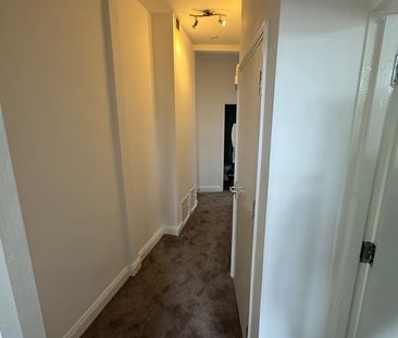 Room in a Shared Flat, Clapham Common, SW4 - Photo 5