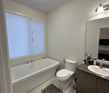 For Lease - 2971 Seagrass Street, Pickering, Ontario - Photo 6