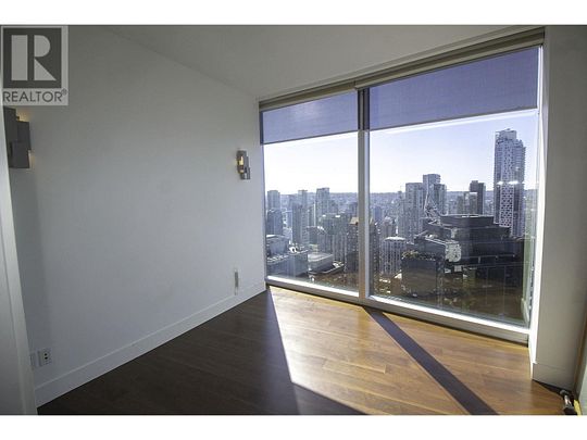 3404 938 NELSON STREET, Vancouver, British Columbia - Photo 1