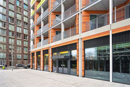 Bloom East, Nine Elms Lane, SW11, London - Photo 2