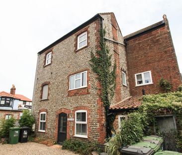 Wells Yard, High Street, East Runton - Photo 2