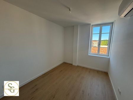 Location Maison 5 pièces 117m² CASTRES 81100 - Photo 2