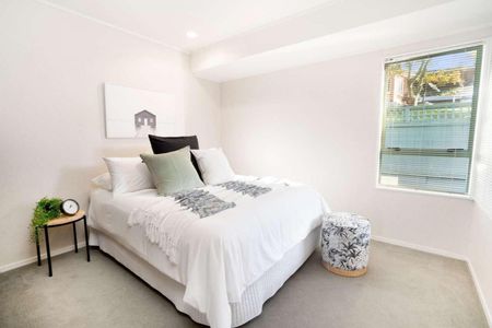 Centrally located oasis - Photo 2