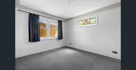 Charming Period Home in Prime Quarry Hill Location - Photo 2