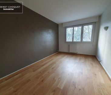 Location Appartement 4 pièces 112m² LILLE 59000 - Photo 2
