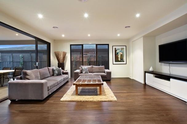 37 Halstead Street, CAULFIELD NORTH - Photo 1