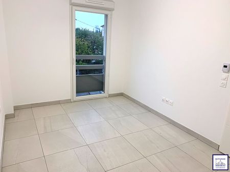 Location Appartement 2 pièces 39m² - Photo 2