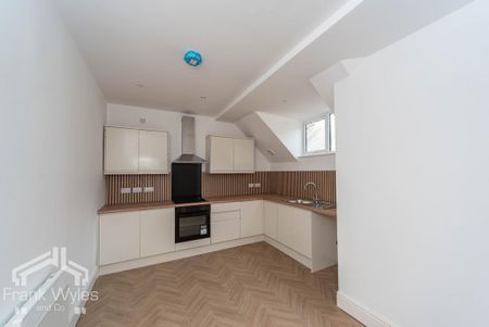 2 bedroom flat to rent - Photo 4