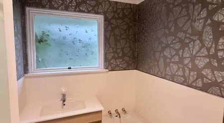 Recently Renovated Family Friendly 3 Bedroom Home - Photo 4