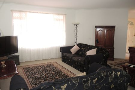 Refresh yourself in this tranquil partly furnished family villa! - Photo 5