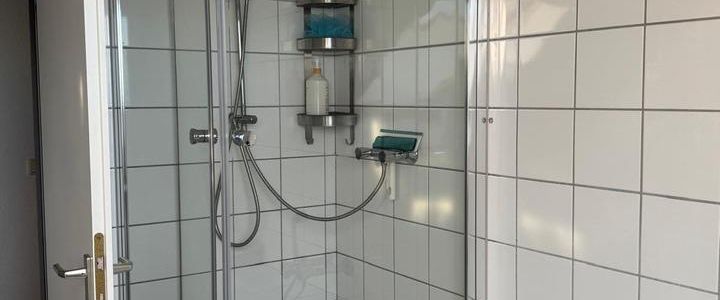 Große Innenstadt Wohnung mit Balkon und Einbauküche - Foto 1