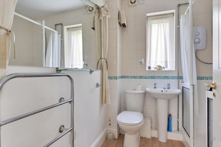 2 bedroom flat to rent - Photo 5