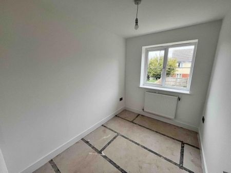 3 bedroom semi-detached house to rent - Photo 4