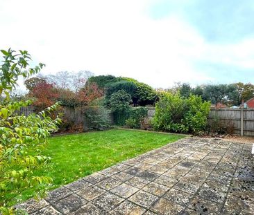 3 bedroom detached bungalow to rent - Photo 2