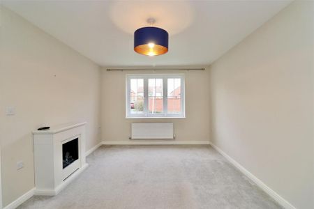 4 bedroom detached house to rent - Photo 2