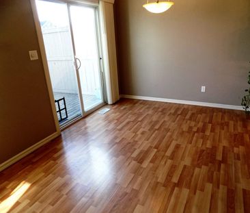 8207 8 Avenue SW - Photo 3