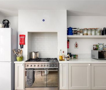 3 bedroom flat to rent - Photo 2