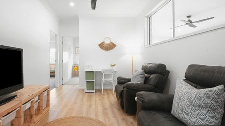 Immaculate Esplanade Home Offering Ultimate Newport Lifestyle - Photo 2